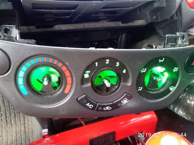 Замена лампочек подсветки Блока кондиционера и печки Chevrolet Aveo Т250 (ч1).